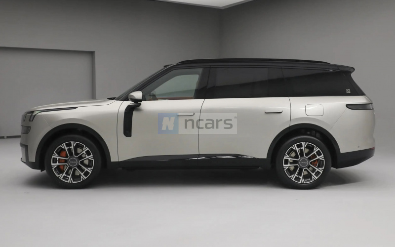 Lynk&Co 900 фото задній диван