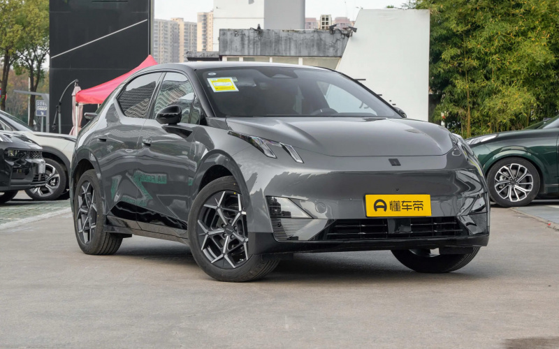 Lynk&Co Z20 фото салона