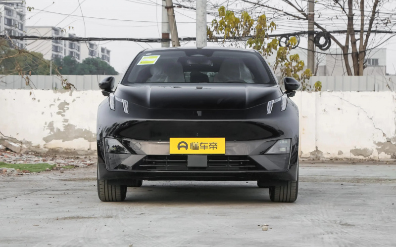 Lynk&Co Z20 фото со стороны