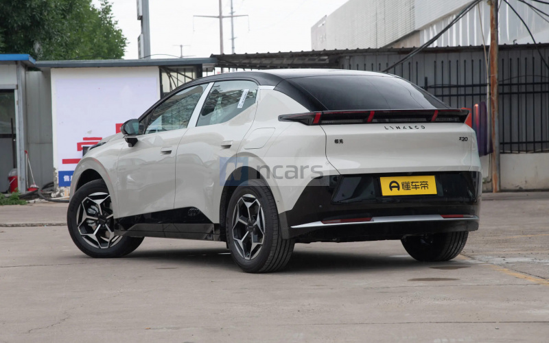 Lynk&Co Z20 фото со стороны