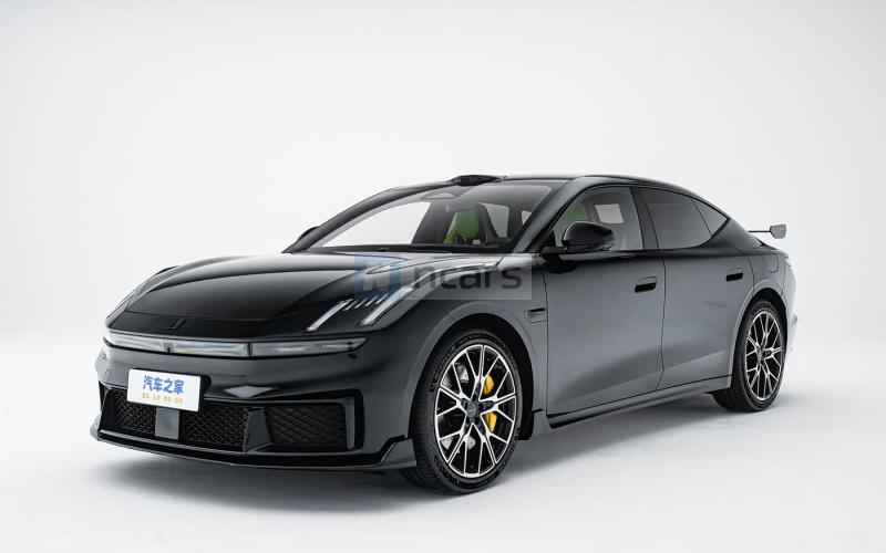 Lynk&Co 10+ фото спереду