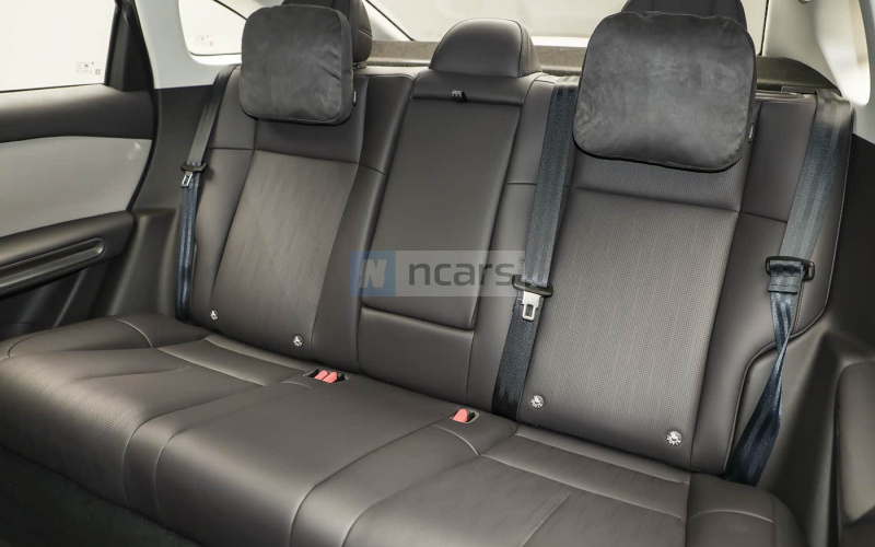 Leap Motor B01 фото задній диван