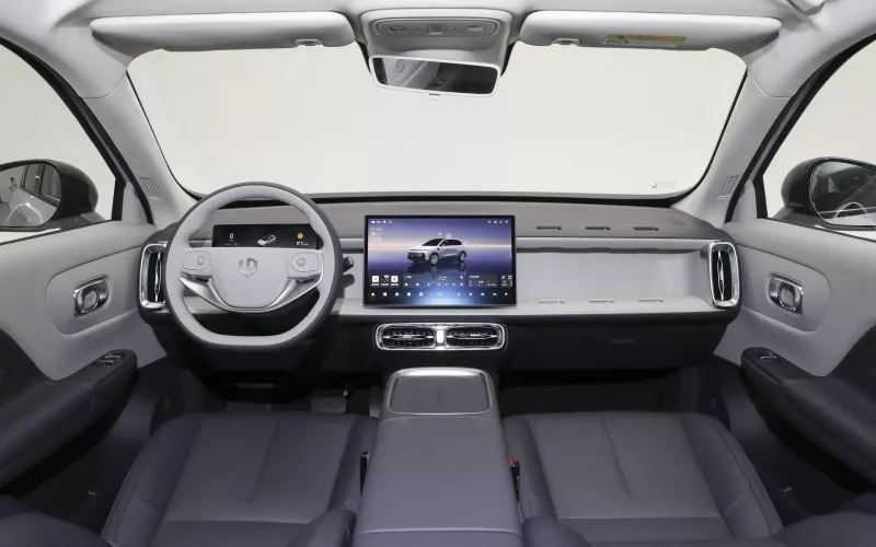 Leap Motor B10 фото салону