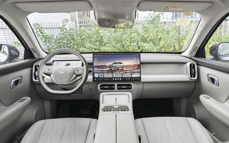 Leap Motor B10 фото салону