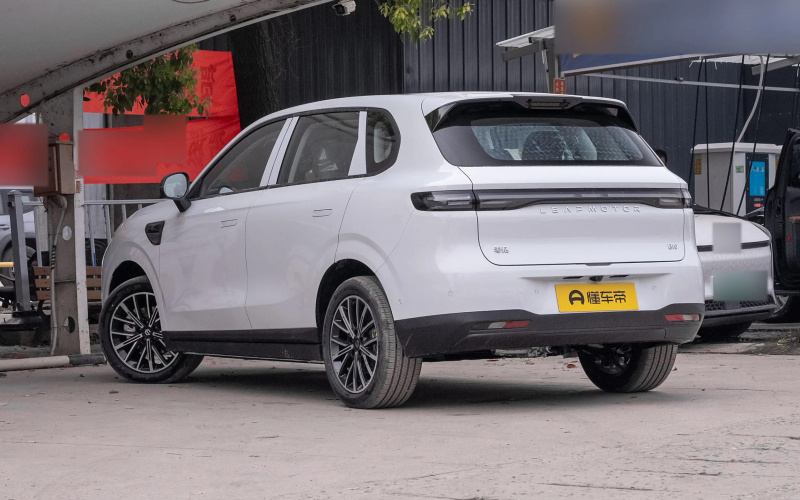 Leap Motor B10 фото со стороны