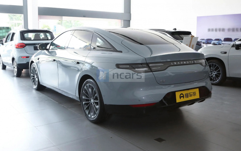 Leap Motor C01 фото со стороны