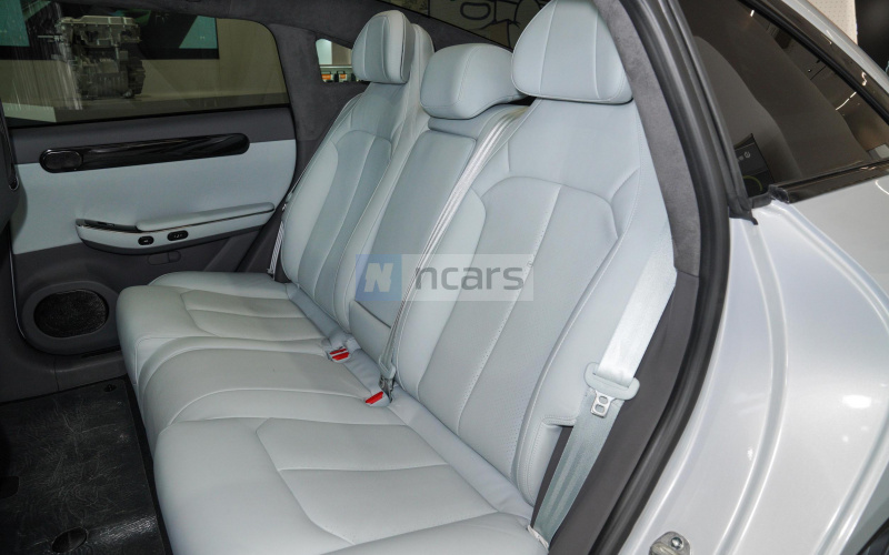 Leap Motor C01 фото задний диван