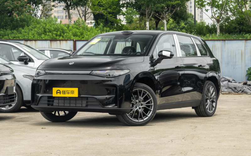 Leap Motor C10 DM фото спереди