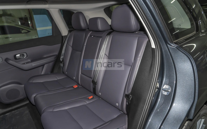 Leap Motor C10 фото задний диван