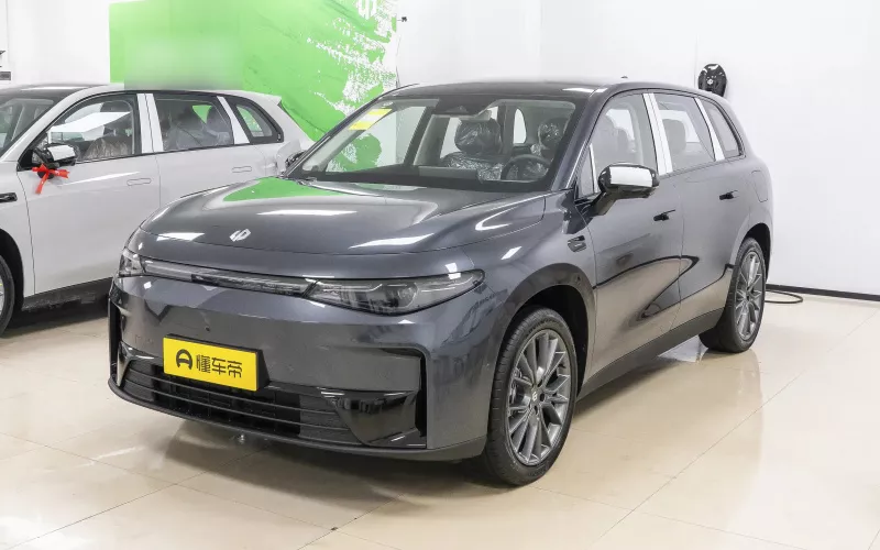 Leap Motor C10 фото спереду