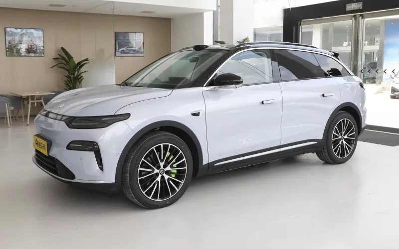 Leap Motor C11 фото спереду