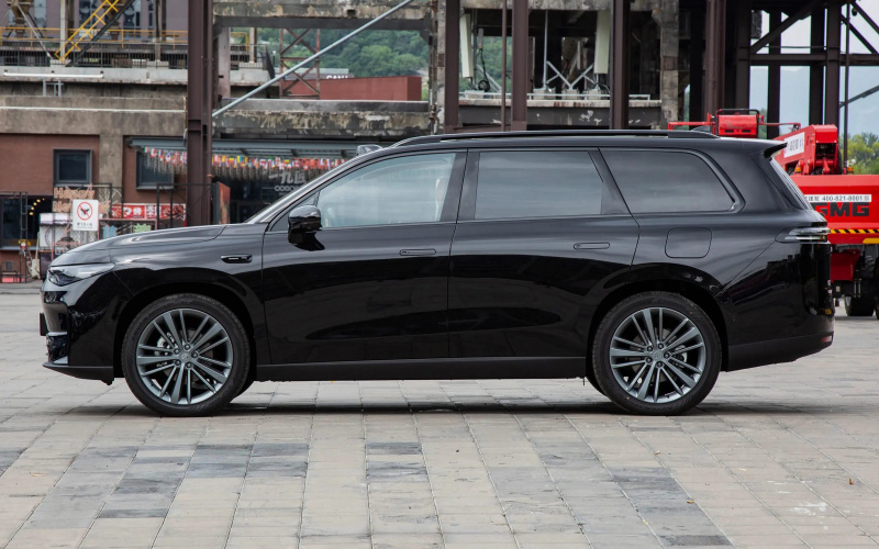 Leap Motor C16 фото задній диван