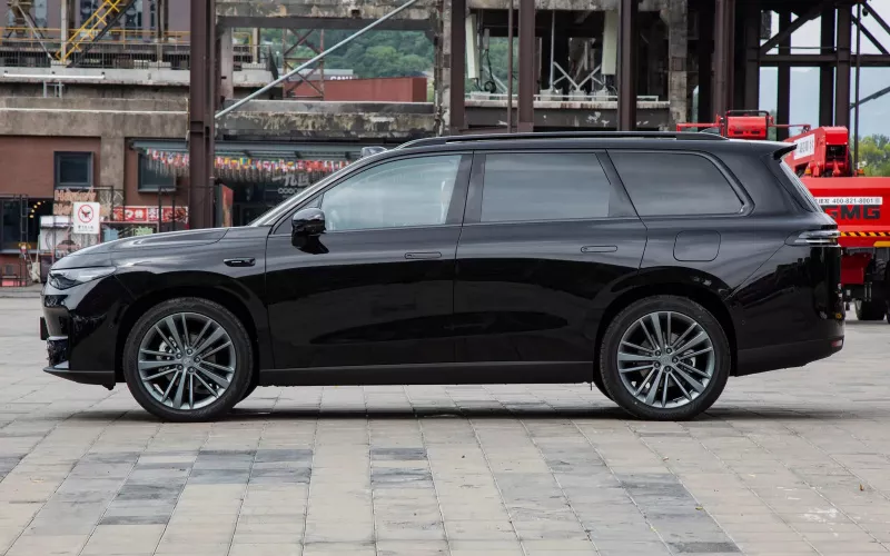 Leap Motor C16 фото задній диван