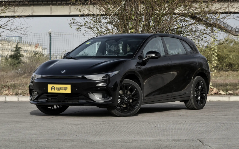 Leap Motor Lafa 5 фото спереди