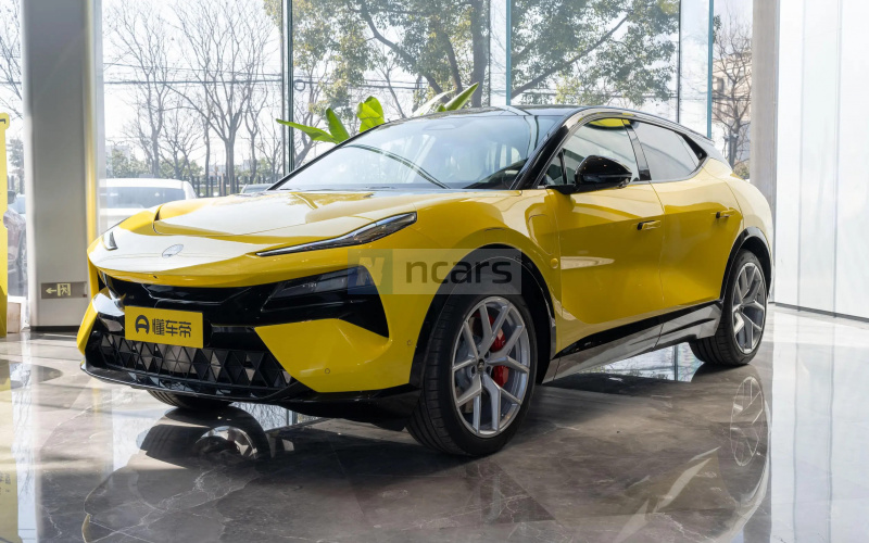Lotus Eletre фото спереду