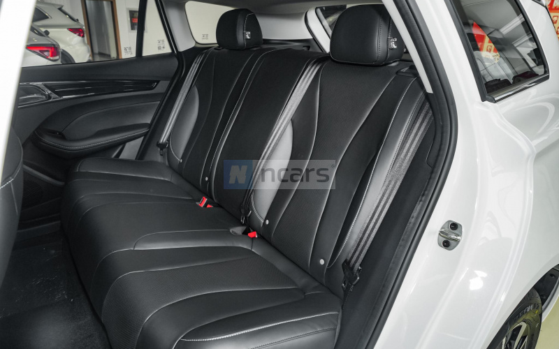 Roewe Ei5 фото задний диван