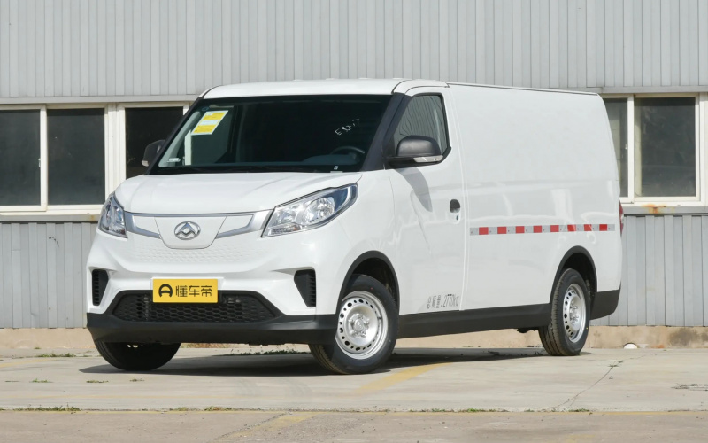 Saic Maxus EV 30 фото спереди