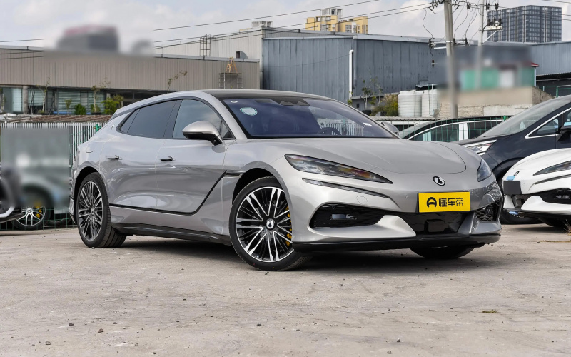 Denza Z9 GT фото салону