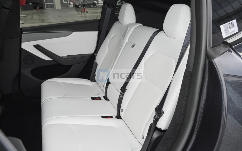 Tesla Model Y фото задний диван