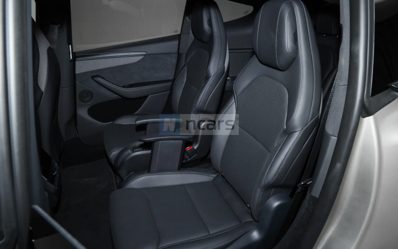 Tesla Model YL фото задний диван