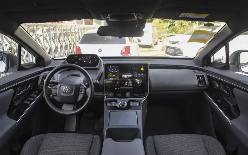 Toyota Platinum 4X фото салону