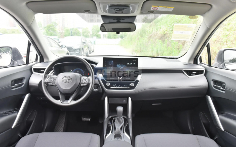Toyota Corolla Cross фото салону