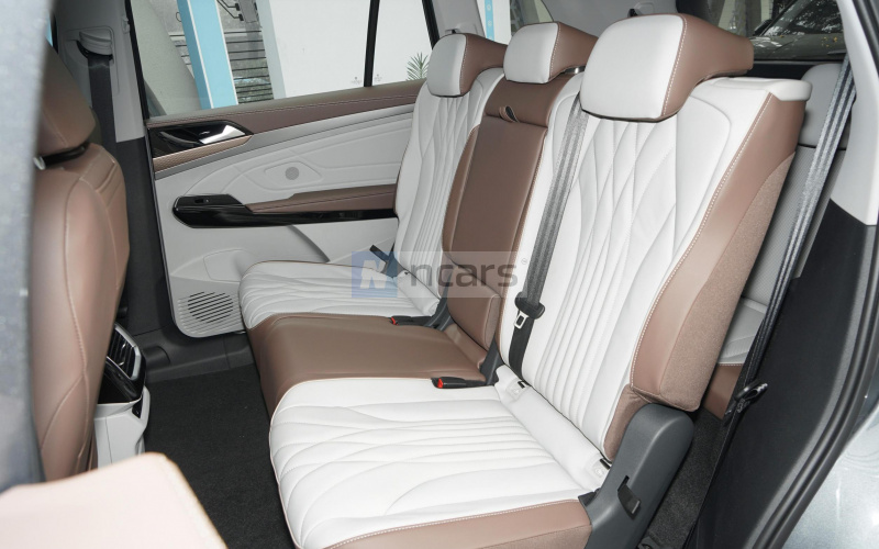 Volkswagen ID.6 X фото задній диван