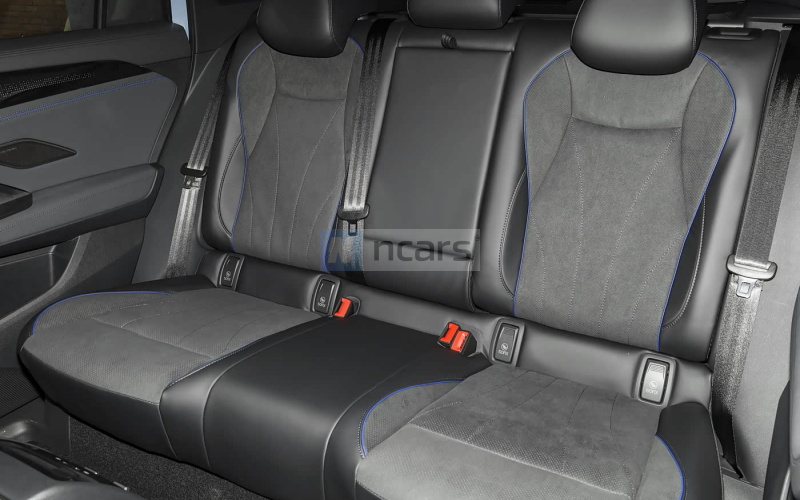 Volkswagen Tiguan L Pro фото задній диван