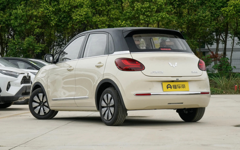 Wuling Bingo фото со стороны