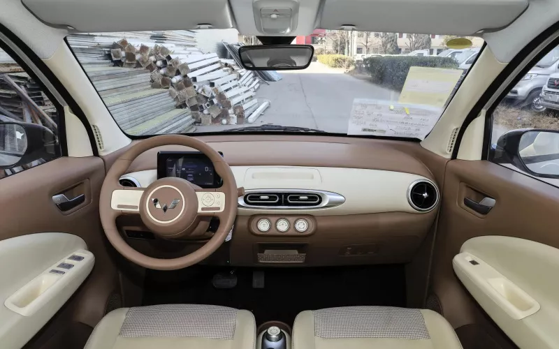 Wuling Mini EV фото салону