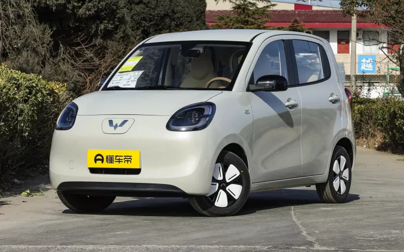 Wuling Mini EV фото спереду