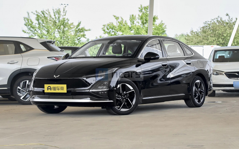 Wuling Starlight EV фото спереду