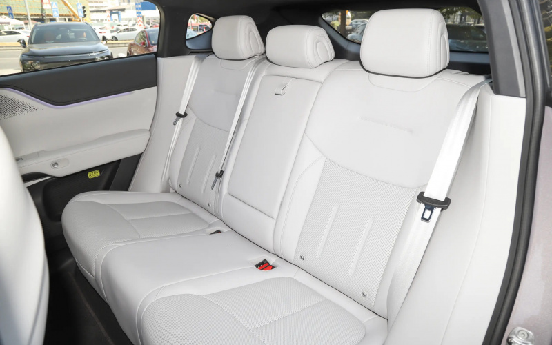 X-Peng G6 фото задний диван