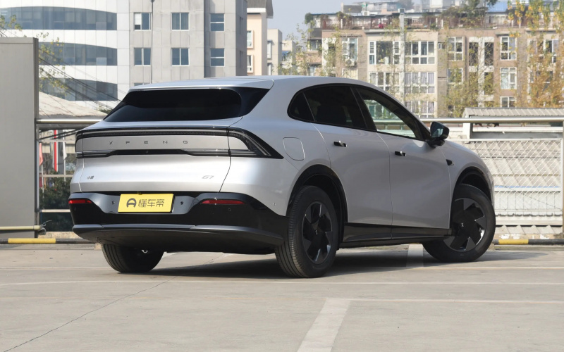 X-Peng G7 фото збоку