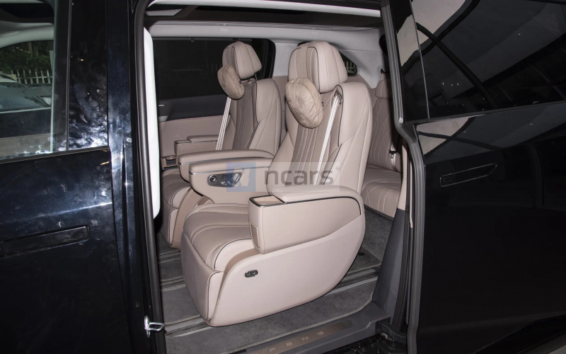 X-Peng X9 фото задній диван