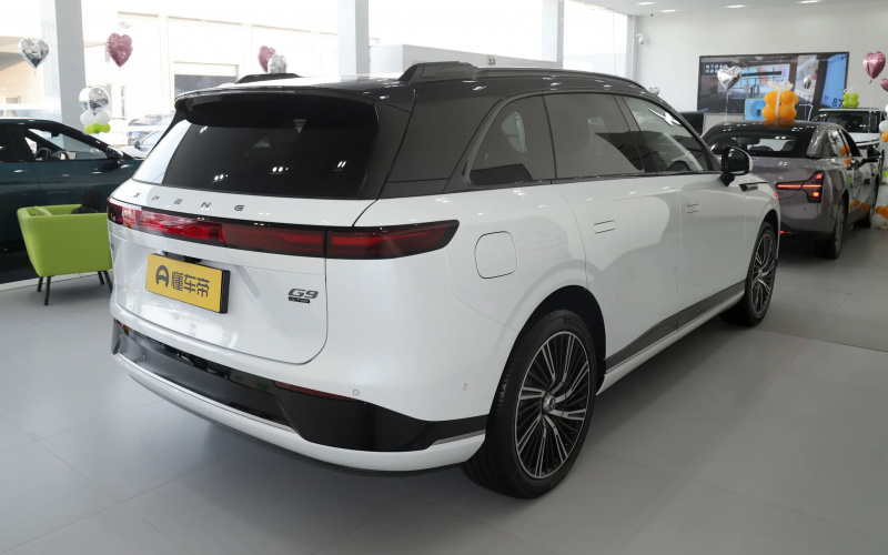 X-Peng G9 фото збоку