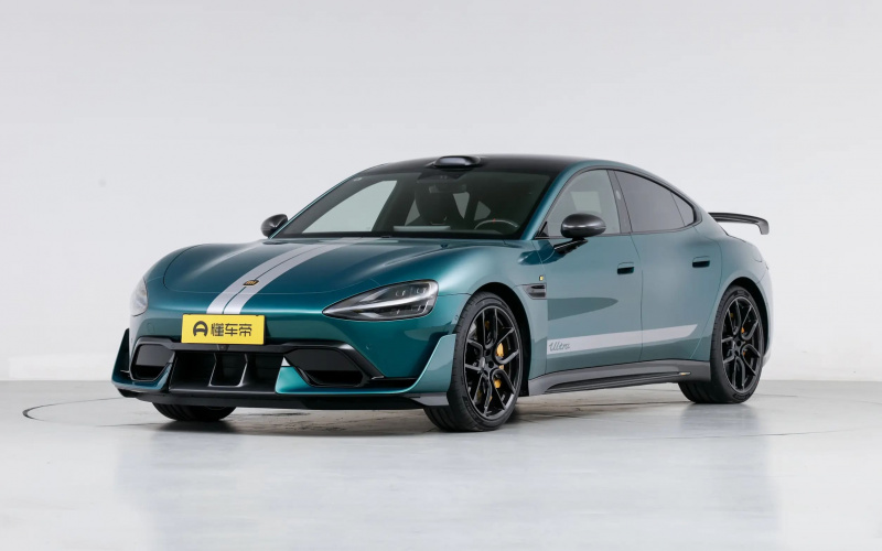 Xiaomi SU7 Ultra фото спереду