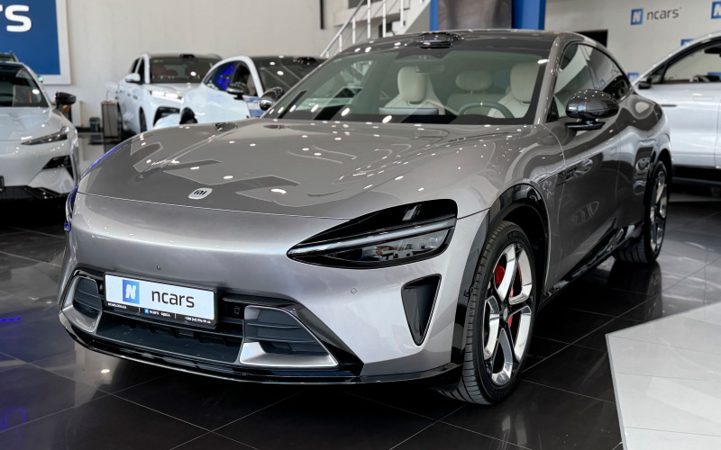 Xiaomi YU7 фото спереди