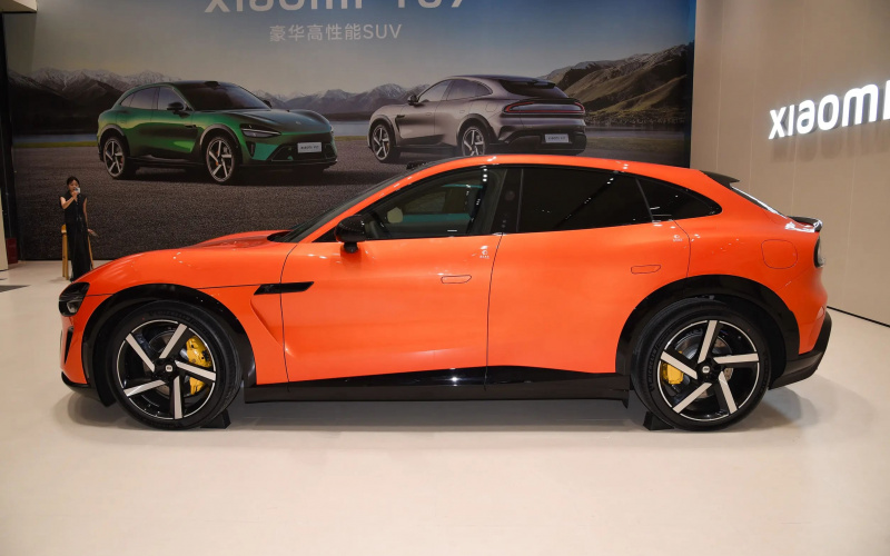 Xiaomi YU7 фото задній диван