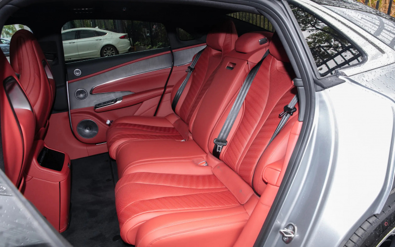 Yangwang U7 PHEV 2026 фото задній диван