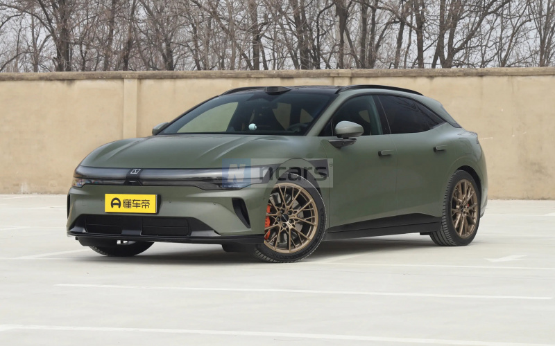 ZEEKR 007GT фото спереди