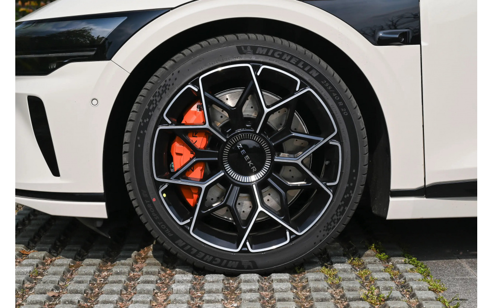 007GT - 9