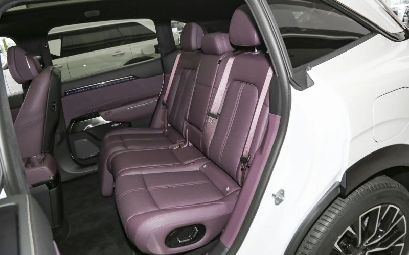 ZEEKR 7X фото задній диван