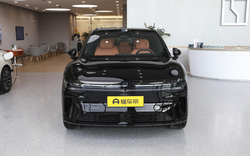 ZEEKR 7X фото со стороны