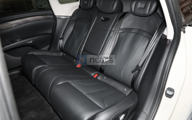Im Motors L7 фото задній диван