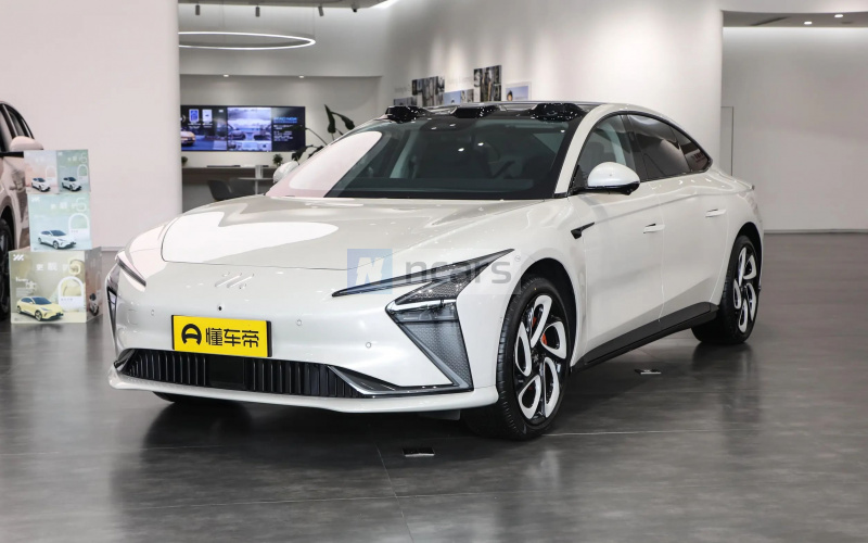 Im Motors L7 фото спереду