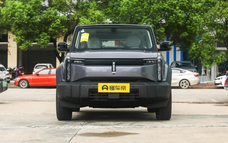 iCAR 03 фото со стороны