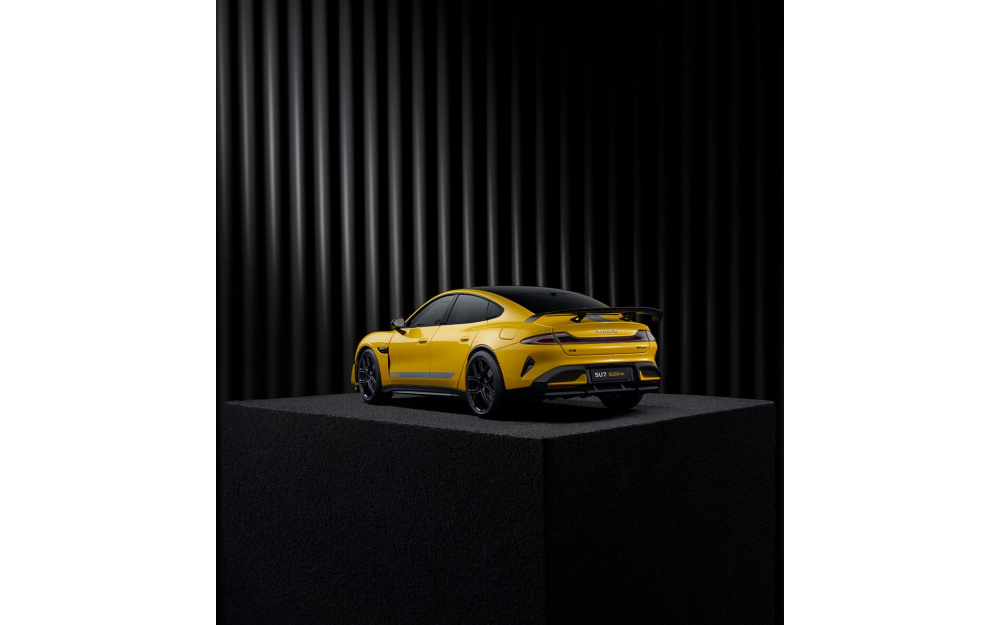 Модель 1:18 Xiaomi SU7 Ultra - 2