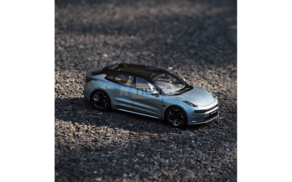 Модель 1:18 Zeekr 001 - 2