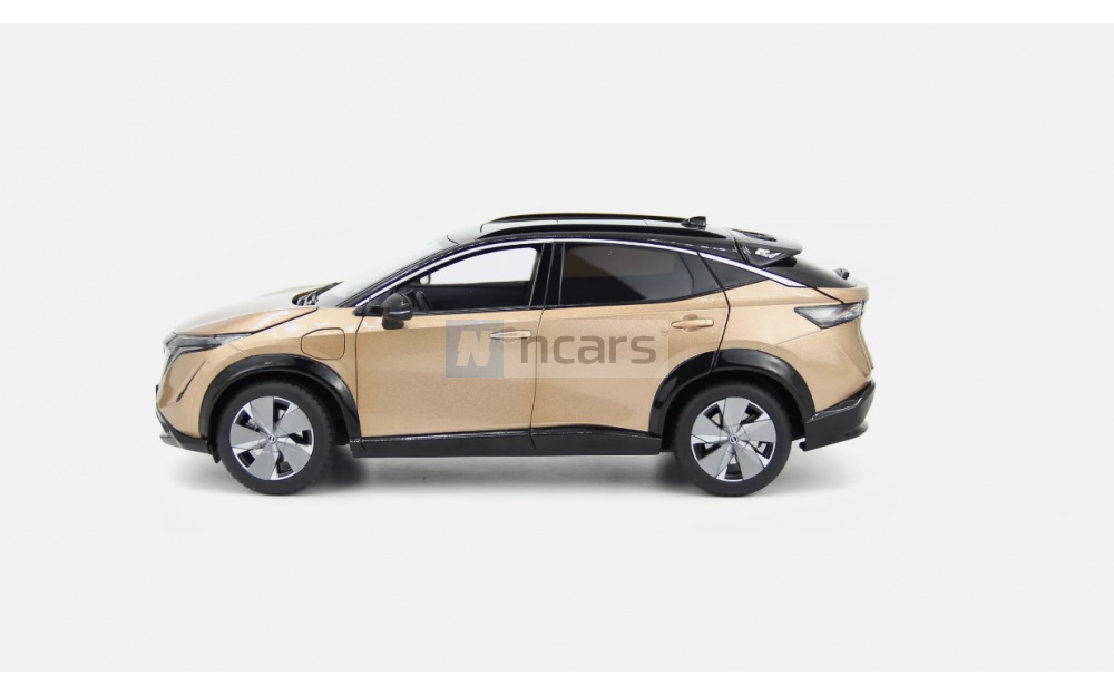 Модель 1:18 Nissan Ariya - 2